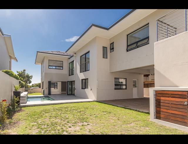 3 BEDROOM FREEHOLD RENTED IN WESTLAKE